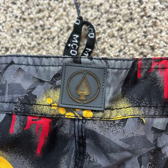 Vtg MCD Board Shorts Men's Size 34 Gray Yellow Hawaiian Surf Beach Swim Trunks - Picture 4 of 5
